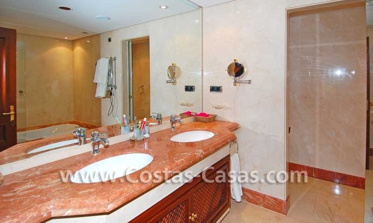 Rez de chaussee de luxe à vendre, première ligne de plage, nouvelle Mille d' O, Puerto Banús - Estepona 14