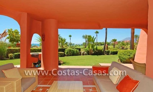 Rez de chaussee de luxe à vendre, première ligne de plage, nouvelle Mille d' O, Puerto Banús - Estepona 