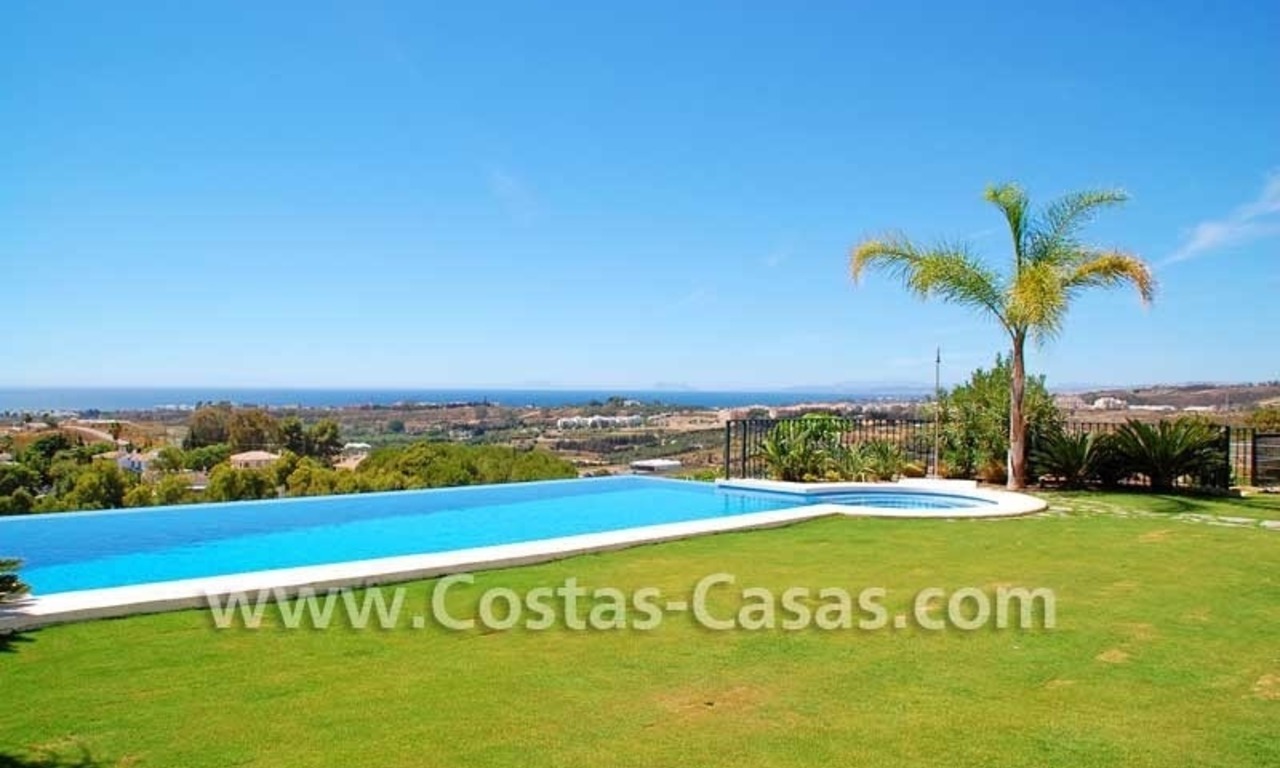 Villa de luxe à acheter dans un complexe de golf exclusif, nouvelle Mille d' Or, Puerto Banús - Marbella - Benahavis - Estepona 1