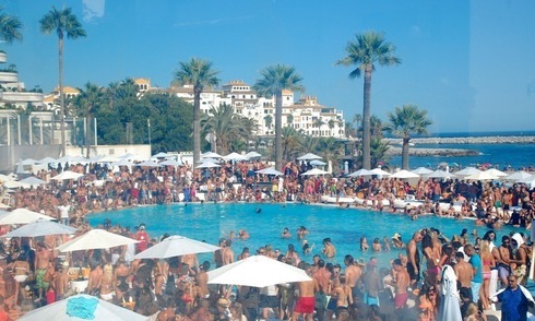 Vie de journée et vie nocturne à Puerto Banús Marbella 
