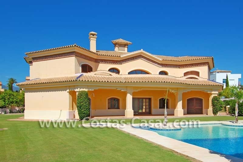  Nouvelle villa de style andalou moderne à vendre, complexe de golf, nouvelle Mille d' Or, Puerto Banús - Marbella, Benahavis - Estepona