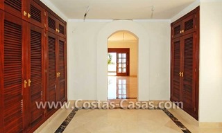 Nouvelle villa de style andalou à acheter, complexe de golf, nouvelle mille d' Or, Puerto Banús - Marbella, Benahavis - Estepona 16