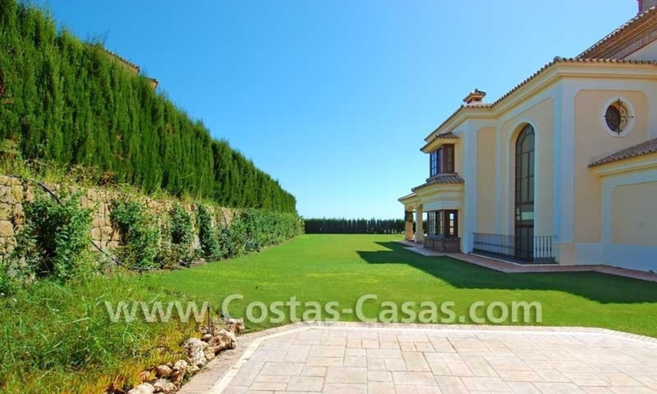 Nouvelle villa de style andalou à acheter, complexe de golf, nouvelle mille d' Or, Puerto Banús - Marbella, Benahavis - Estepona 2