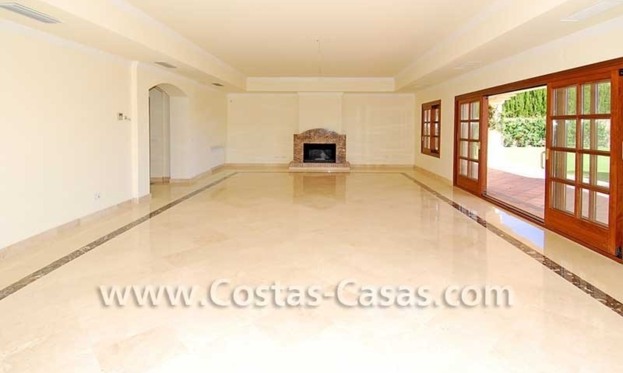 Nouvelle villa de style andalou à acheter, complexe de golf, nouvelle mille d' Or, Puerto Banús - Marbella, Benahavis - Estepona 10