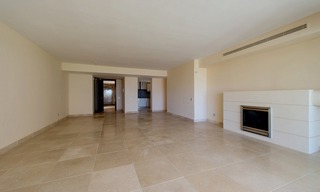 Appartement de style moderne à vendre, dans un complexe de golf dans la zone de Marbella - Benahavis - Estepona 6