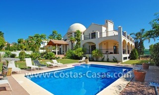 Villa de luxe à vendre, complexe exclusif de golf, Nouvelle Mille d’Or, entre Marbella et Estepona 0