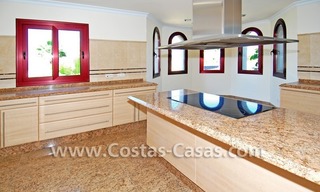 Villa classique de style andalou à acheter, complexe de golf, nouvelle Mille d' Or, Puerto Banús - Marbella, Benahavis - Estepona 13