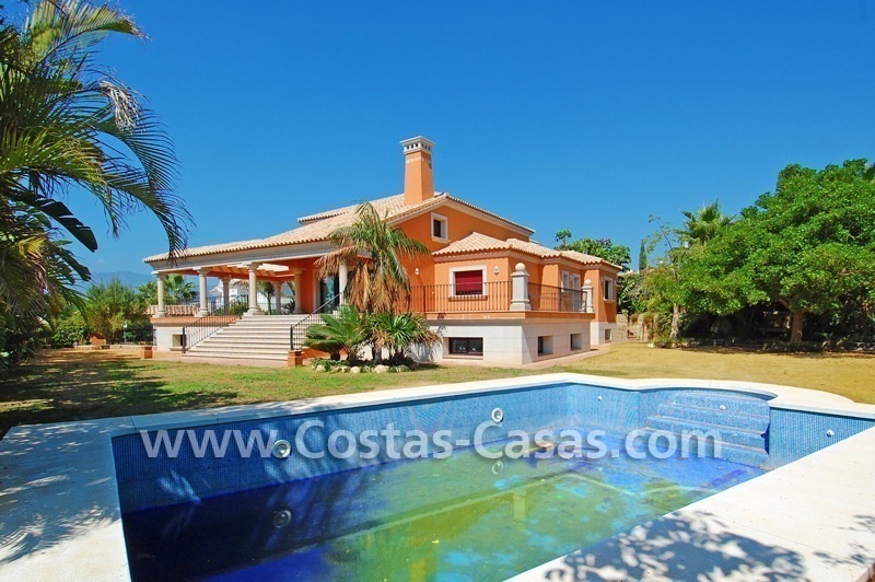 Villa classique de style andalou à acheter, complexe de golf, nouvelle Mille d' Or, Puerto Banús - Marbella, Benahavis - Estepona