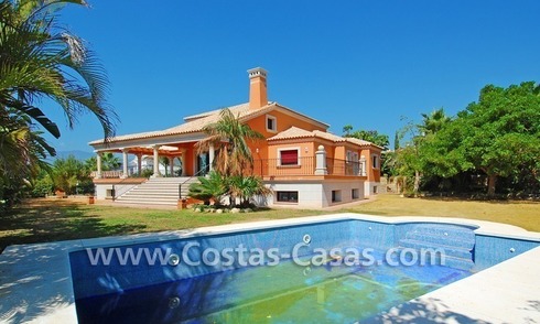 Villa classique de style andalou à acheter, complexe de golf, nouvelle Mille d' Or, Puerto Banús - Marbella, Benahavis - Estepona 