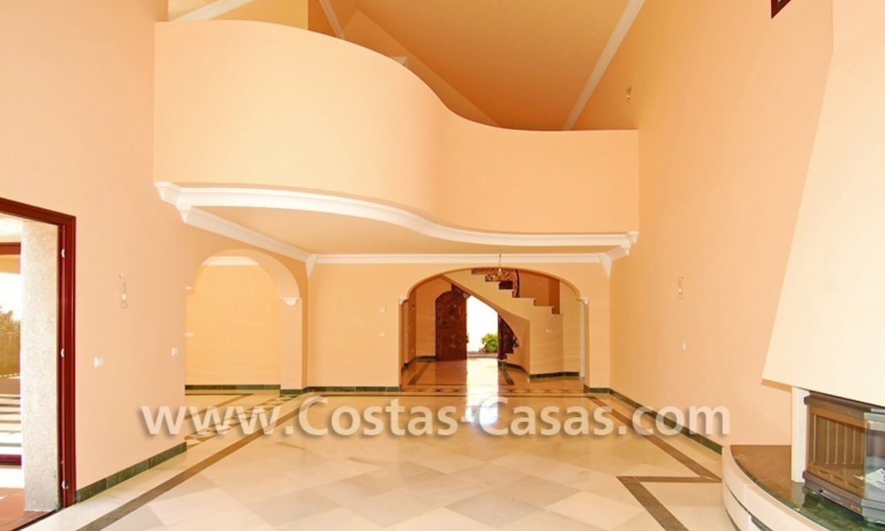 Villa classique de style andalou à acheter, complexe de golf, nouvelle Mille d' Or, Puerto Banús - Marbella, Benahavis - Estepona 11