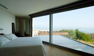 Villa moderne en première ligne de plage à acheter à Marbella 6