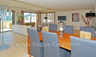 Penthouse moderne de luxe en première ligne de golf dans un complexe de 5 étoiles dans la zone de Benahavis - Estepona - Marbella 12