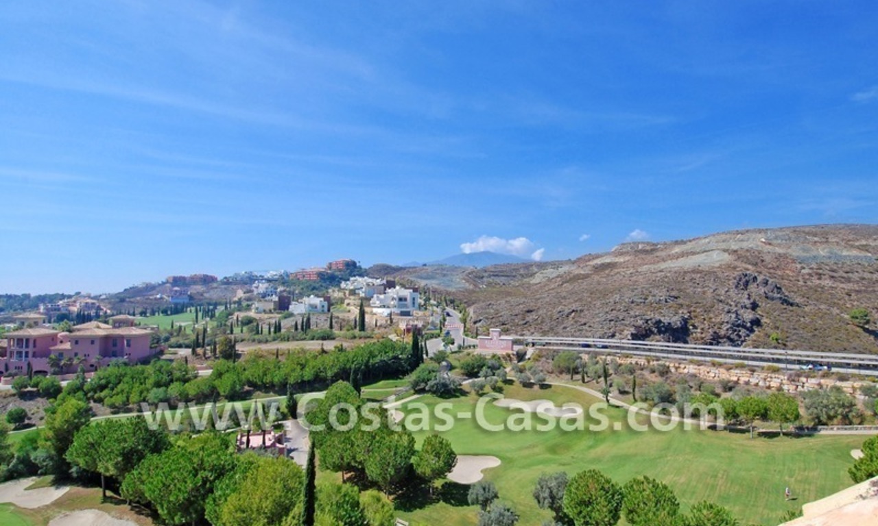 Penthouse moderne de luxe en première ligne de golf dans un complexe de 5 étoiles dans la zone de Benahavis - Estepona - Marbella 1