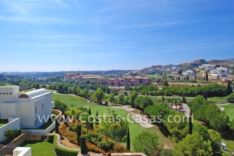 Penthouse moderne de luxe en première ligne de golf dans un complexe de 5 étoiles dans la zone de Benahavis - Estepona - Marbella