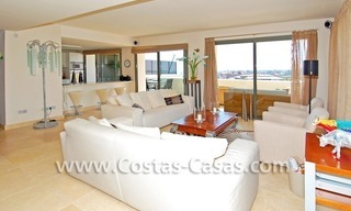 Penthouse moderne de luxe en première ligne de golf dans un complexe de 5 étoiles dans la zone de Benahavis - Estepona - Marbella 11