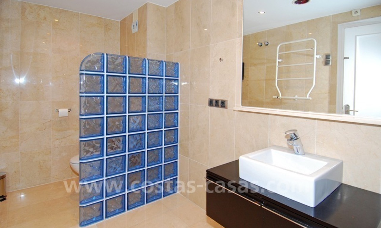 Appartement penthouse en première ligne de plage à vendre, Nouvelle Mille d' Or, Marbella - Estepona 17