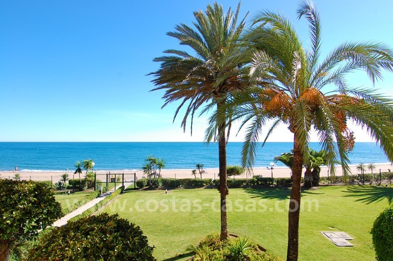Appartement penthouse en première ligne de plage à vendre, Nouvelle Mille d' Or, Marbella - Estepona