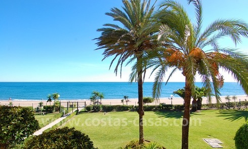 Appartement penthouse en première ligne de plage à vendre, Nouvelle Mille d' Or, Marbella - Estepona 