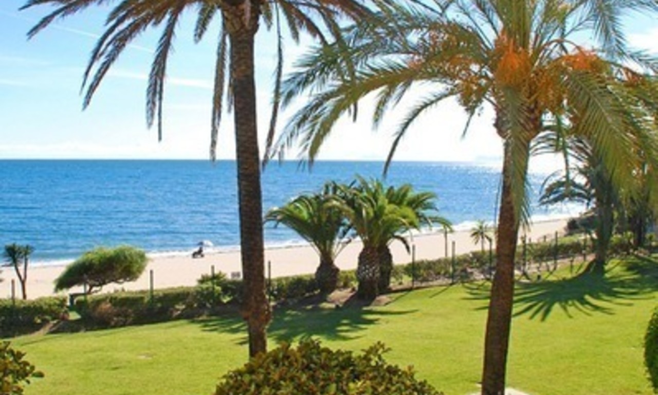 Appartement penthouse en première ligne de plage à vendre, Nouvelle Mille d' Or, Marbella - Estepona 2
