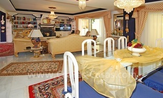 Villa en première ligne de plage à vendre avec deux maisons d' hôtes dans l' Est de Marbella 11