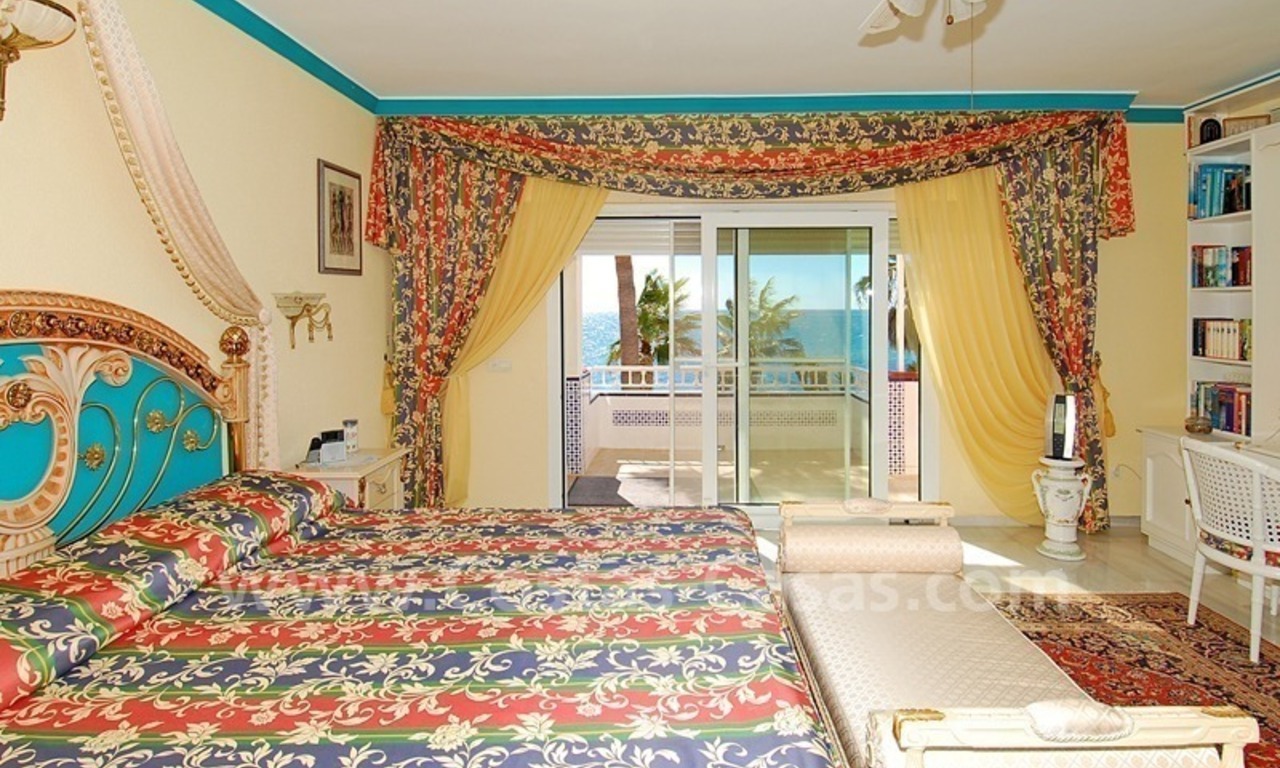 Villa en première ligne de plage à vendre avec deux maisons d' hôtes dans l' Est de Marbella 18