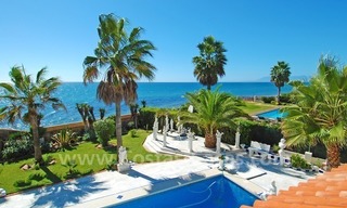Villa en première ligne de plage à vendre avec deux maisons d' hôtes dans l' Est de Marbella 1