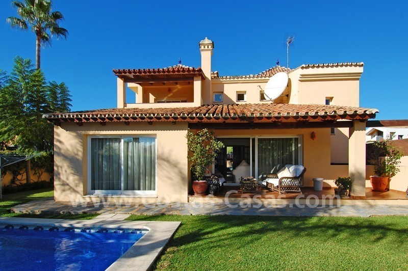 Bonne affaire! Villa de style classique à vendre dans Nueva Andalucía - Marbella