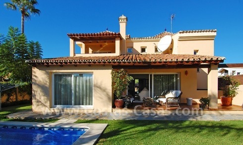Bonne affaire! Villa de style classique à vendre dans Nueva Andalucía - Marbella 