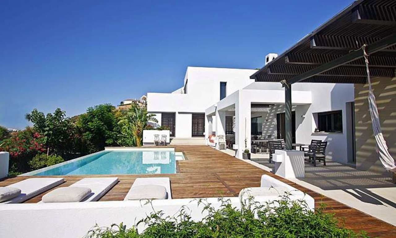 Opportunité! Villa moderne de style contemporain à acheter à Marbella - Benahavis 0