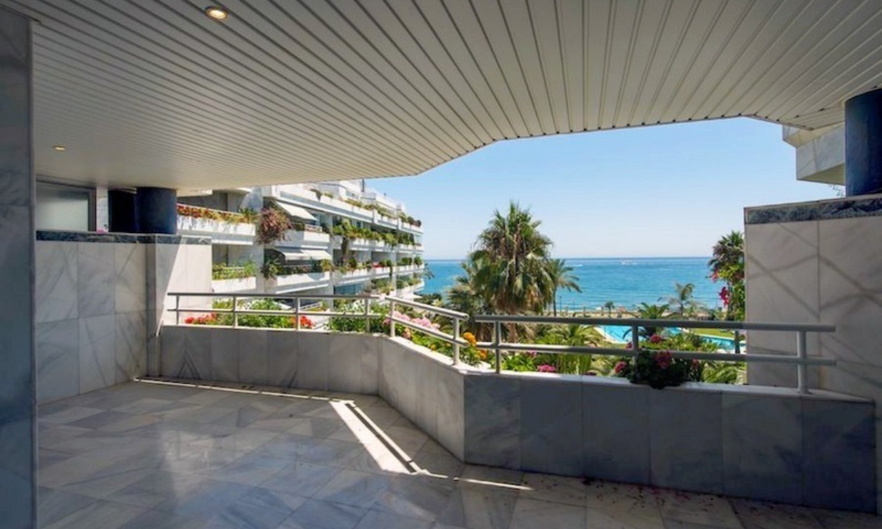 Appartement à vendre en première ligne de plage sur la Mille d' Or à Marbella 3