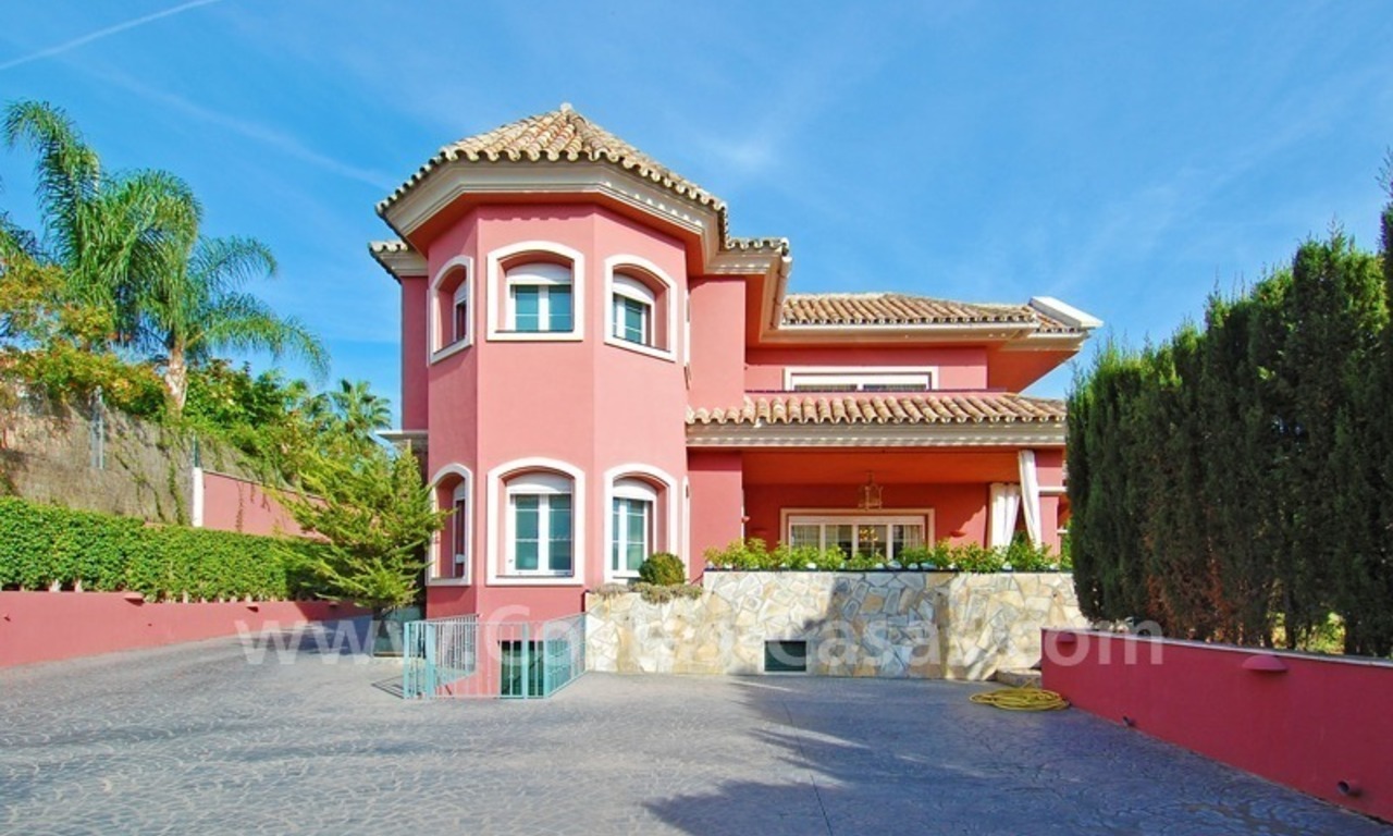 Villa classique de luxe à acheter dans Nueva Andalucía - Puerto Banús - Marbella 2