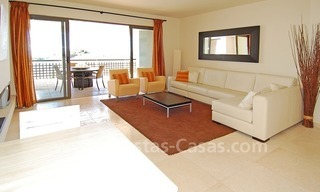 Appartement de golf de style moderne à vendre dans un complexe de golf de 5 étoiles dans la zone de Benahavis - Estepona - Marbella 1