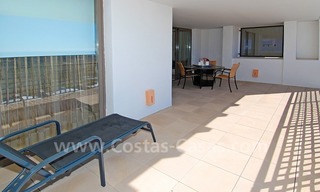 Appartement de golf de style moderne à vendre dans un complexe de golf de 5 étoiles dans la zone de Benahavis - Estepona - Marbella 5