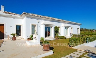 Villa moderne de style andalou à acheter sur la Mille d' Or à Marbella 6