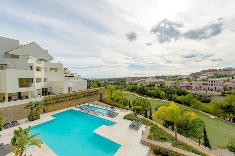  Penthouse moderne contemporain de luxe à acheter en première ligne de golf dans un complexe de 5 étoiles dans la zone de Benahavis - Estepona - Marbella