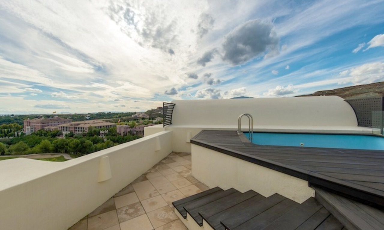  Penthouse moderne contemporain de luxe à acheter en première ligne de golf dans un complexe de 5 étoiles dans la zone de Benahavis - Estepona - Marbella 16