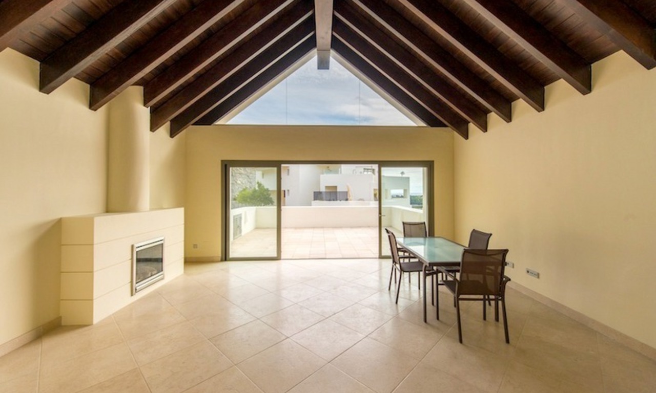  Penthouse moderne contemporain de luxe à acheter en première ligne de golf dans un complexe de 5 étoiles dans la zone de Benahavis - Estepona - Marbella 2