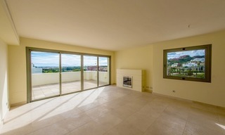  Appartement moderne contemporain de luxe en première ligne de golf à vendre dans un complexe de golf de 5 étoiles dans la zone de Benahavis - Estepona - Marbella 0