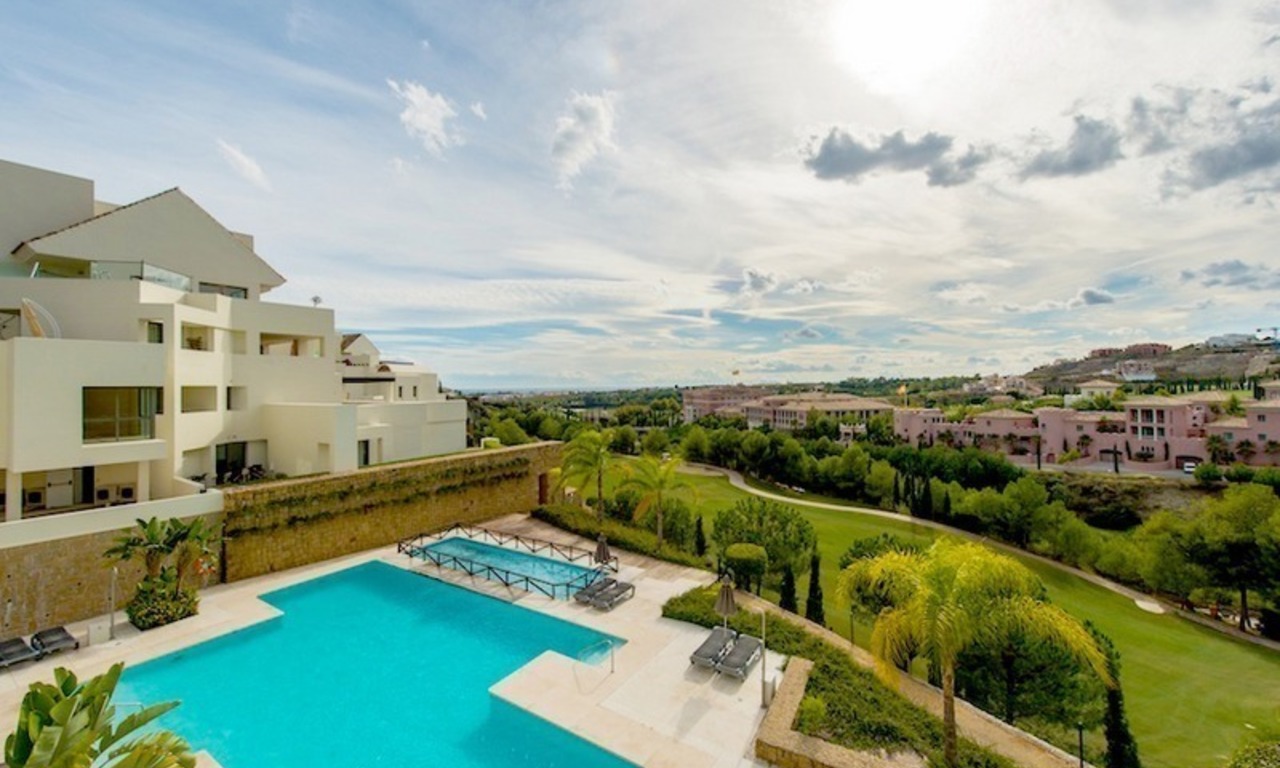  Appartement moderne contemporain de luxe en première ligne de golf à vendre dans un complexe de golf de 5 étoiles dans la zone de Benahavis - Estepona - Marbella 9