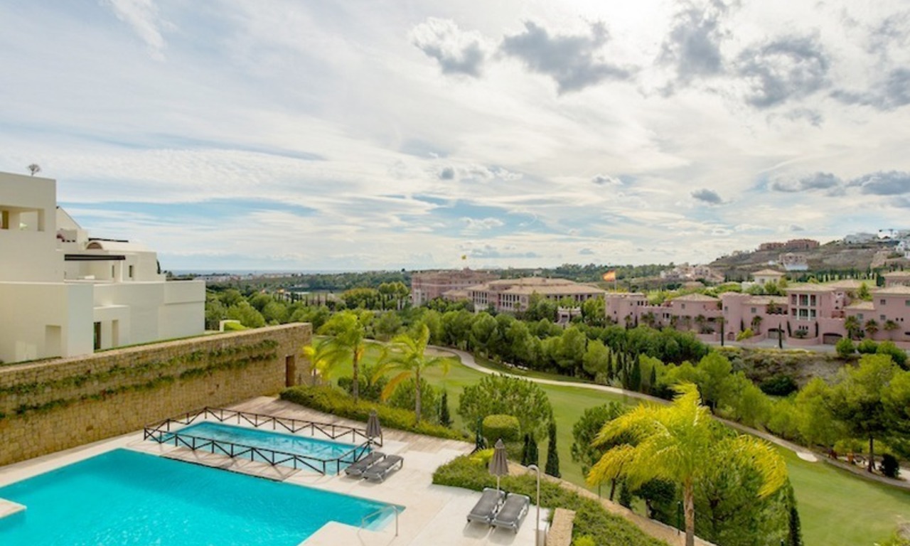  Appartement moderne contemporain de luxe en première ligne de golf à vendre dans un complexe de golf de 5 étoiles dans la zone de Benahavis - Estepona - Marbella 11