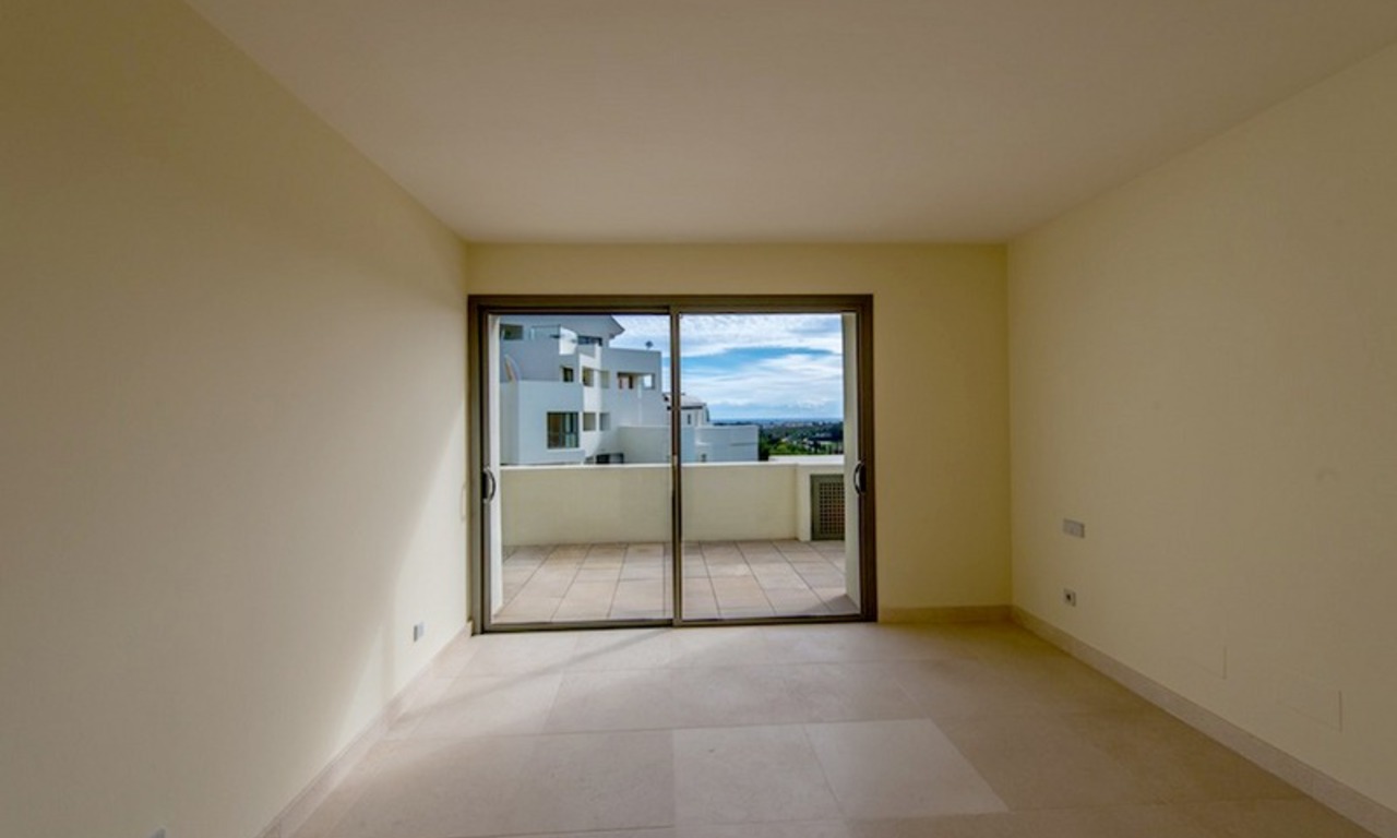  Appartement moderne contemporain de luxe en première ligne de golf à vendre dans un complexe de golf de 5 étoiles dans la zone de Benahavis - Estepona - Marbella 3