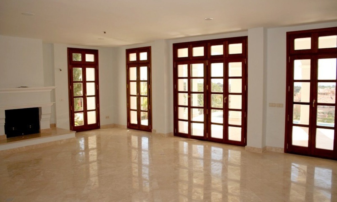 Villa de luxe à vendre près d' un parcours de golf à Marbella 3