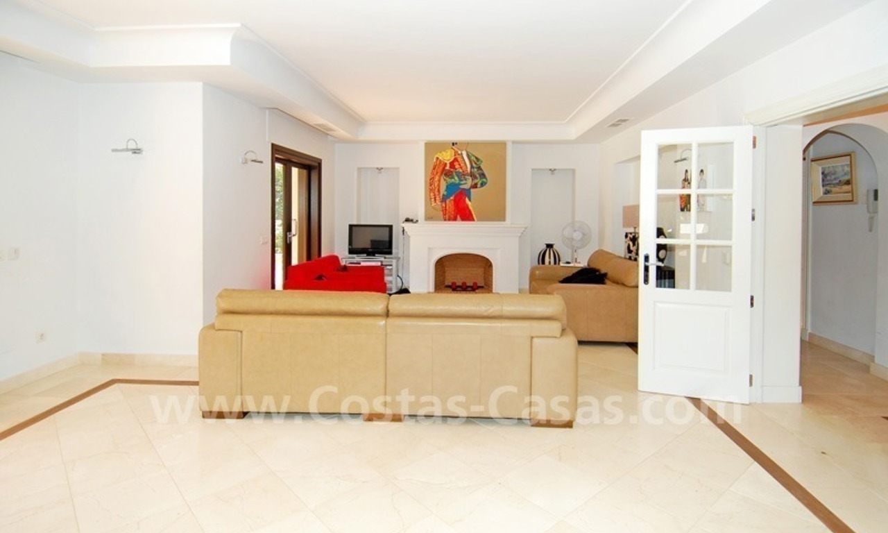 Villa moderne andalouse de plage à louer à long terme dans la région de Marbella 5