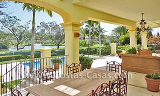Villa de luxe à vendre en première ligne de golf dans Nueva Andalucía, Marbella 12