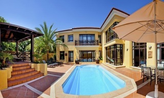 Villa moderne de luxe près de la plage à vendre à Puerto Banús - Marbella 0