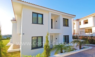Villa moderne de luxe à vendre dans Marbella avec vue sur le golf et la mer 5