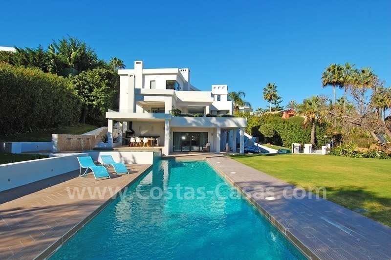Villa de style moderne à vendre dans Nueva Andalucía - Marbella