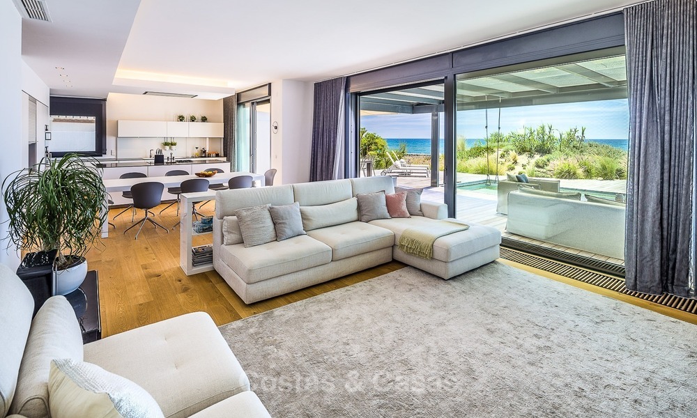 Villa moderne en bord de mer à vendre à Marbella avec vue sur la Méditerranée 1192