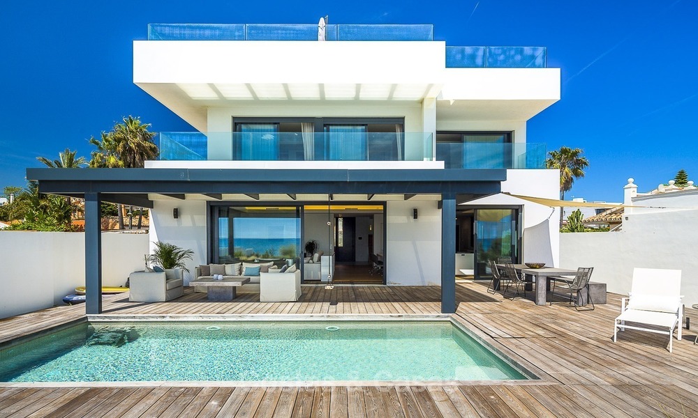 Villa moderne en bord de mer à vendre à Marbella avec vue sur la Méditerranée 1207