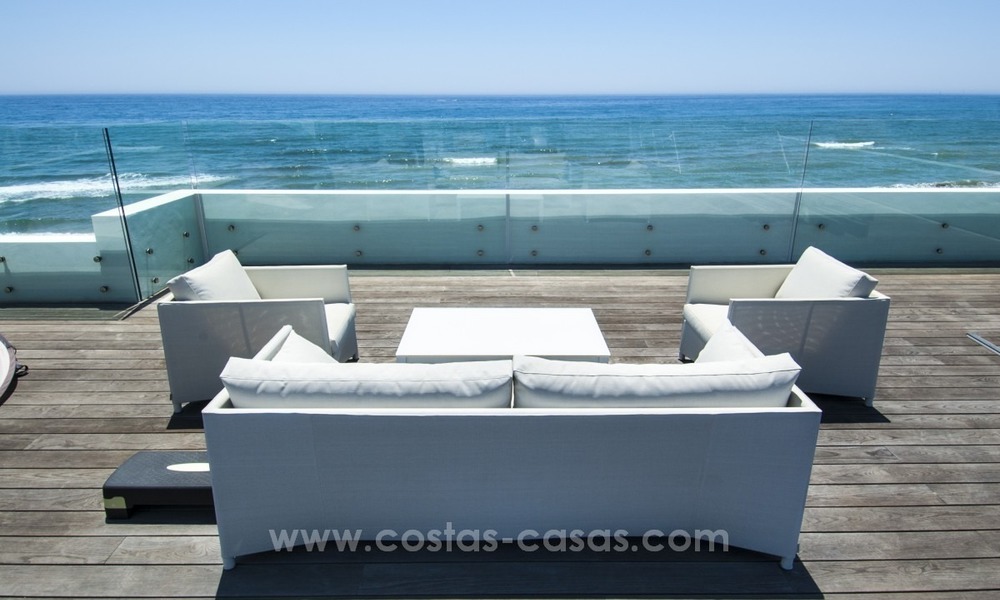 Villa moderne en bord de mer à vendre à Marbella avec vue sur la Méditerranée 1216